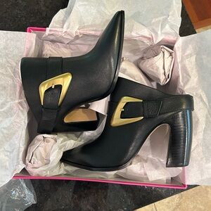 VINCE CAMUTO VC-BAILY SZ9 BRAND NEW IN BOX